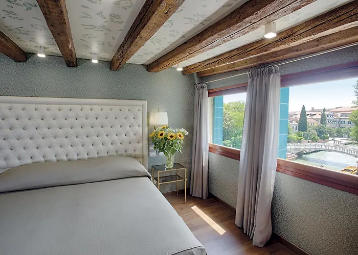 ホテル Santa Chiara