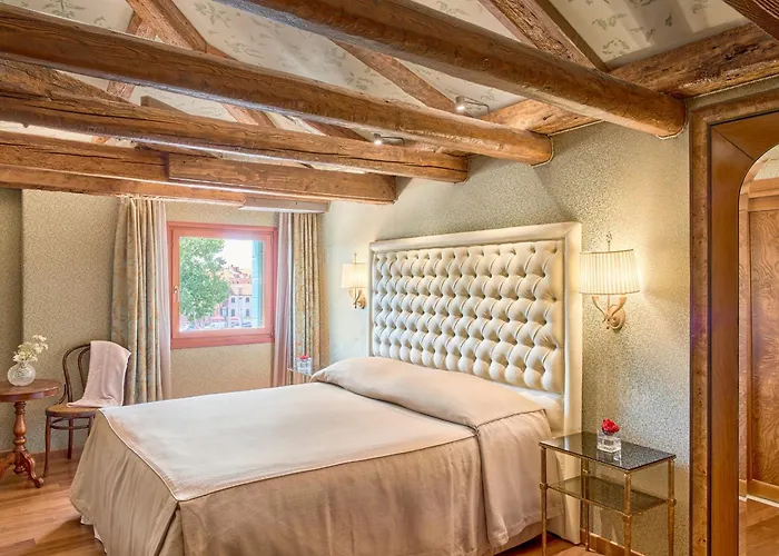 Santa Chiara ホテル 4*