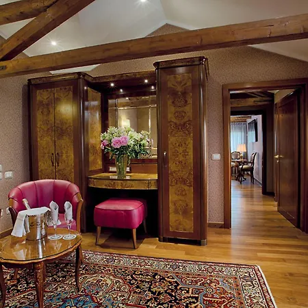 Santa Chiara 4*