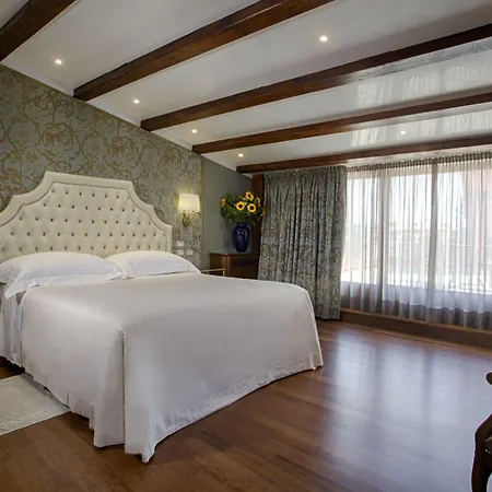 Hotel Santa Chiara