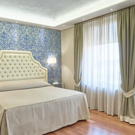 Santa Chiara Szálloda 4*