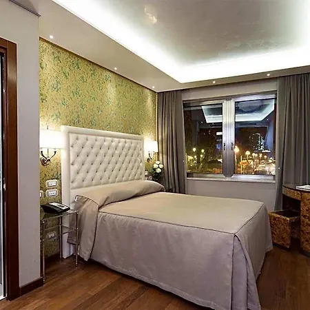 Santa Chiara Szálloda 4*
