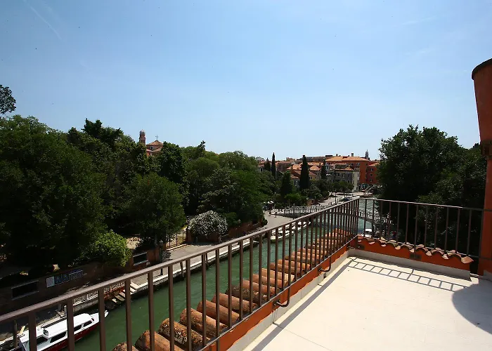 Santa Chiara מלון 4*