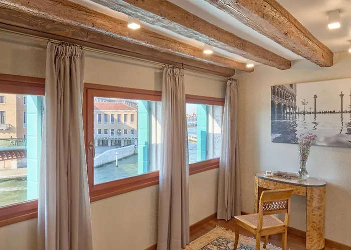 מלון Santa Chiara 4*