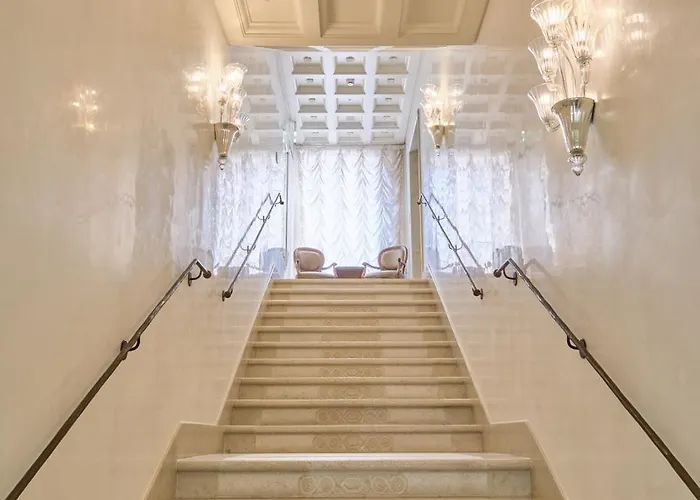 Santa Chiara מלון 4*