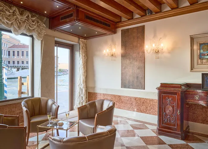 Santa Chiara מלון 4*