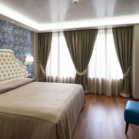 Santa Chiara Hotel 4*