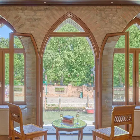 מלון Santa Chiara