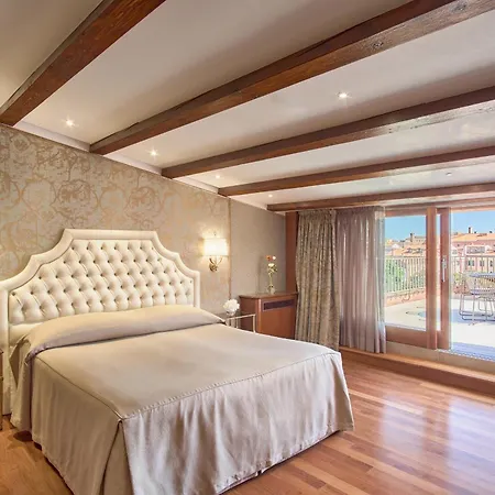 Santa Chiara 4* ונציה