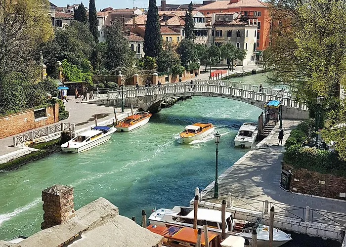 Santa Chiara מלון