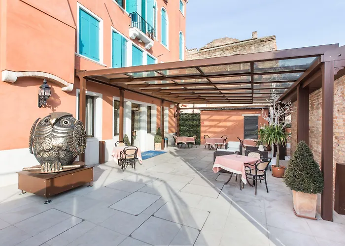 Santa Chiara מלון