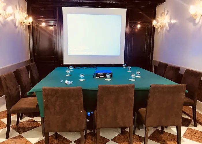 Santa Chiara מלון 4*