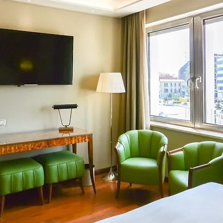 Hotel Santa Chiara 4*